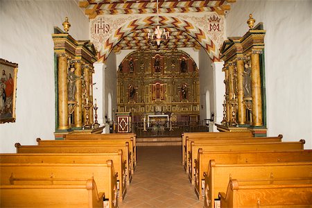 Interiors of a church Foto de stock - Sin royalties Premium, Código: 625-00805342