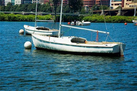 simsearch:625-00903264,k - High angle view of a sailboat anchored, Boston, Massachusetts, USA Stock Photo - Premium Royalty-Free, Code: 625-00805411