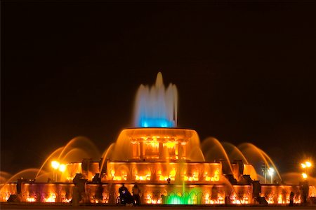 Water fountain lit up at night, Clarence Buckingham Fountain, Chicago, Illinois, USA Stock Photo - Premium Royalty-Free, Code: 625-00805489