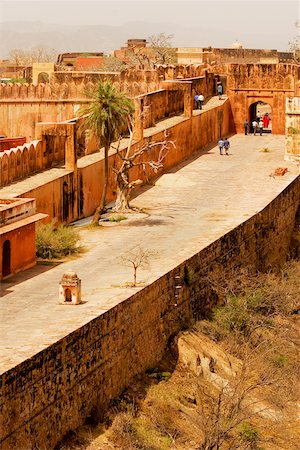 simsearch:625-00806392,k - Vue grand angle de la promenade d'un fort, Jaigarh Fort, Jaipur, Rajasthan, Inde Photographie de stock - Premium Libres de Droits, Code: 625-00805526