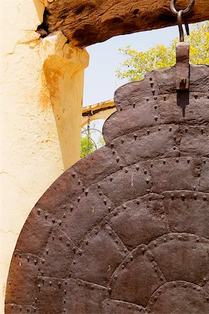 Gros plan d'un gong métallique, Jantar Mantar, Jaipur, Rajasthan, Inde Photographie de stock - Premium Libres de Droits, Code: 625-00805760