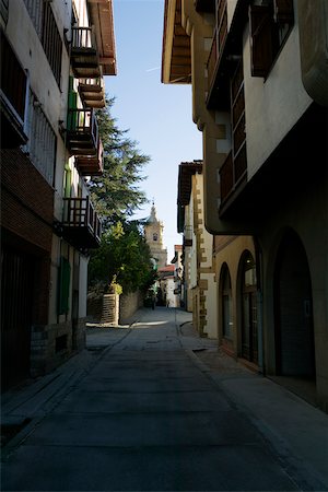 dark alleyway - High angle view of an empty alleyway, Spain Stock Photo - Premium Royalty-Free, Code: 625-00805868