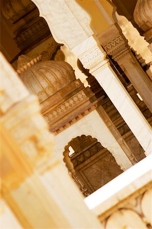 simsearch:625-00806392,k - Gros plan des arcs en pierre sculptées et de colonnes d'un Palais Royal Gaitor, Jaipur, Rajasthan, Inde Photographie de stock - Premium Libres de Droits, Code: 625-00805899