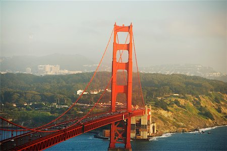 simsearch:625-01749456,k - Aerial view of traffic moving on a bridge, Golden Gate Bridge, San Francisco, California, USA Foto de stock - Sin royalties Premium, Código: 625-00806002