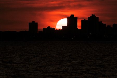 simsearch:625-00805213,k - Silhouette de bâtiments au coucher du soleil de Chicago, Illinois, Etats-Unis Photographie de stock - Premium Libres de Droits, Code: 625-00806086
