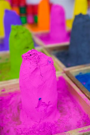 pushkar - Close-up of mounds of colored powder used for Hindu rituals, Pushkar, Rajasthan, India Foto de stock - Sin royalties Premium, Código: 625-00806210