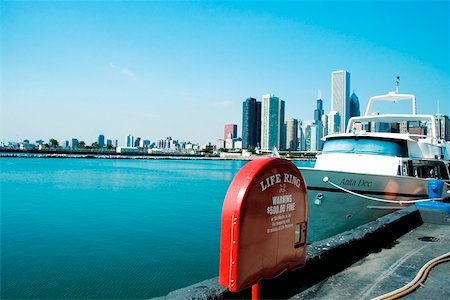 simsearch:625-01750431,k - Yacht vor Anker im Hafen, Lake Michigan, Chicago, Illinois, USA Stockbilder - Premium RF Lizenzfrei, Bildnummer: 625-00806232