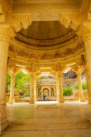 simsearch:625-00804809,k - Columns in a palace, Royal Gaitor Jaipur, Rajasthan, India Foto de stock - Sin royalties Premium, Código: 625-00806443