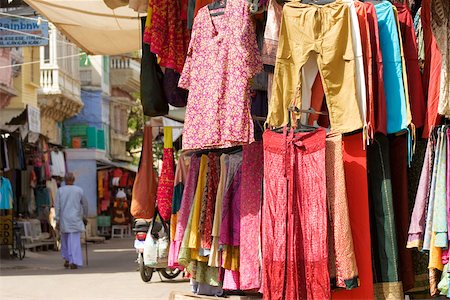 Clothes on display in a market, Pushkar, Rajasthan, India Foto de stock - Sin royalties Premium, Código: 625-00806450