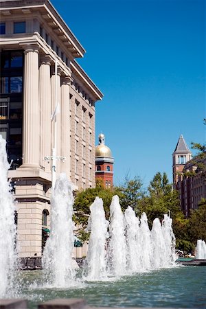 simsearch:625-00806584,k - Water fountain in front of a building, Washington DC, USA Stock Photo - Premium Royalty-Free, Code: 625-00806574