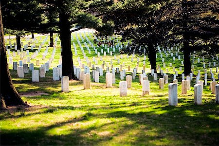 enterrement - Gravestones in a graveyard, Arlington National Cemetery, Arlington, Virginia, USA Foto de stock - Sin royalties Premium, Código: 625-00806624