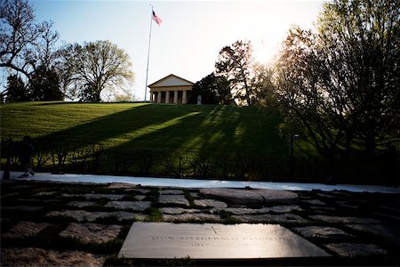 Vue d'angle faible de John Kennedy tombe et Memorial, Arlington House, Arlington, Virginia, USA Photographie de stock - Premium Libres de Droits, Code: 625-00806625