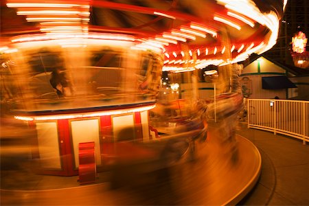 simsearch:625-00805928,k - Gros plan d'un carrousel de nuit Photographie de stock - Premium Libres de Droits, Code: 625-00801596