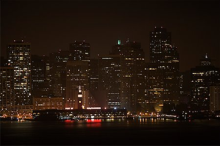 Bâtiments illuminés au bord de l'eau, Californie, USA Photographie de stock - Premium Libres de Droits, Code: 625-00801625