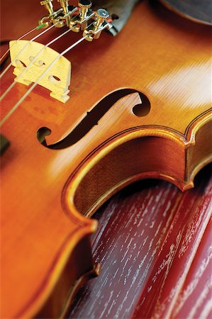 Extreme close-up of violin Stock Photo - Premium Royalty-Free, Code: 625-00801790
