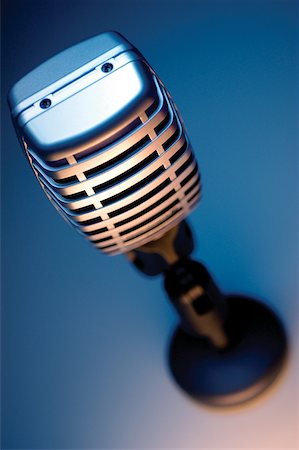 radiodifusão - Close-up of microphone Foto de stock - Royalty Free Premium, Número: 625-00801991