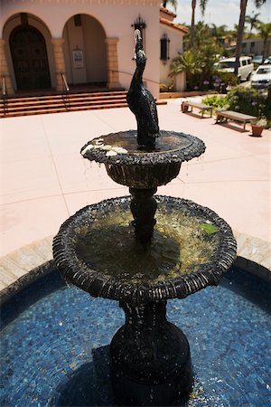 High angle view of a fountain outside a building, La Jolla, San Diego, California, USA Stock Photo - Premium Royalty-Free, Code: 625-00802081
