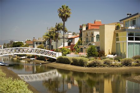 simsearch:841-03871588,k - Pont construit sur un canal, Venise, Los Angeles, Californie, USA Photographie de stock - Premium Libres de Droits, Code: 625-00802153