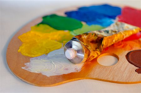 palette (peintre) - Gros plan d'un tube de peinture sur une palette Photographie de stock - Premium Libres de Droits, Code: 625-00836548