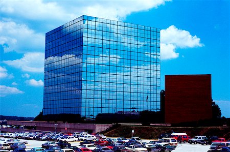 simsearch:625-00840375,k - Blue Cross Building with sky reflections in Towson, Maryland Foto de stock - Royalty Free Premium, Número: 625-00837579