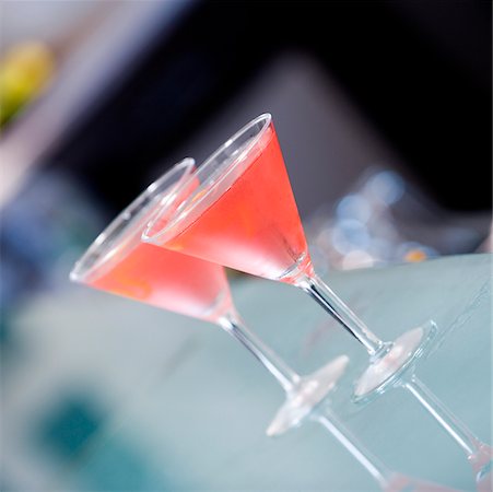 simsearch:614-00397185,k - Close-up of two martini glasses Stock Photo - Premium Royalty-Free, Code: 625-00837992