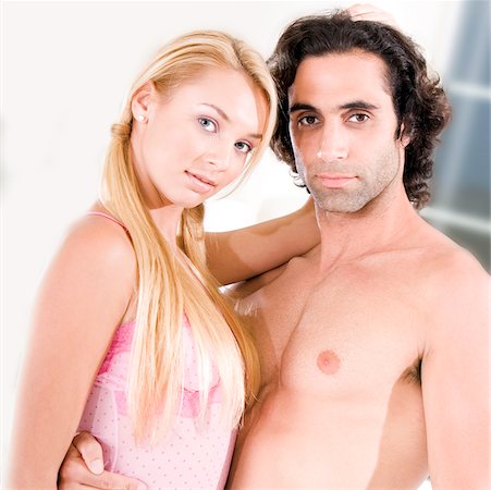 simsearch:625-01092667,k - Portrait of a young couple Foto de stock - Sin royalties Premium, Código: 625-00839139