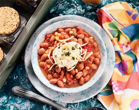 simsearch:625-00848877,k - High angle view of frijoles in a bowl Stock Photo - Premium Royalty-Free, Code: 625-00848901