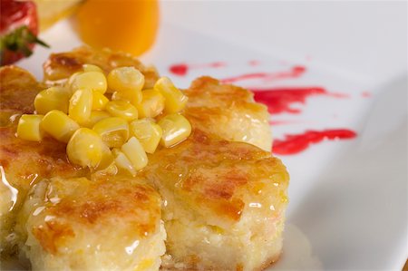 simsearch:625-00898908,k - Close-up of corn cakes in a plate Stock Photo - Premium Royalty-Free, Code: 625-00848910