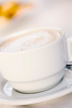 simsearch:625-00803005,k - Gros plan d'une tasse de café Photographie de stock - Premium Libres de Droits, Code: 625-00849564