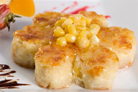 simsearch:625-00898876,k - Close-up of corn cakes in a plate Stock Photo - Premium Royalty-Free, Code: 625-00849601
