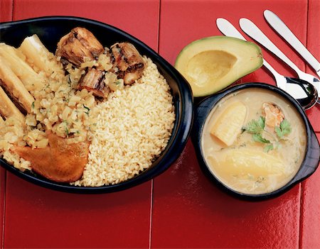 fideos de arroz - Close-up of rice served with roast chicken Foto de stock - Sin royalties Premium, Código: 625-00849918