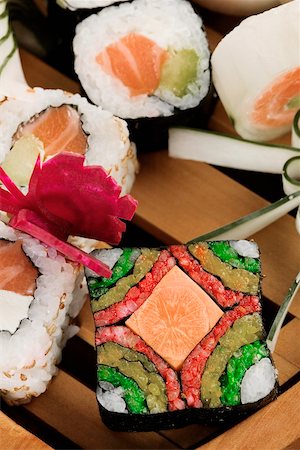 simsearch:649-09003365,k - Close-up of maki sushi Stock Photo - Premium Royalty-Free, Code: 625-00849951