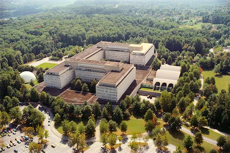parking lot with trees - Aerial view of a government building in a city, CIA headquarters, Virginia, USA Stock Photo - Premium Royalty-Free, Code: 625-00840472