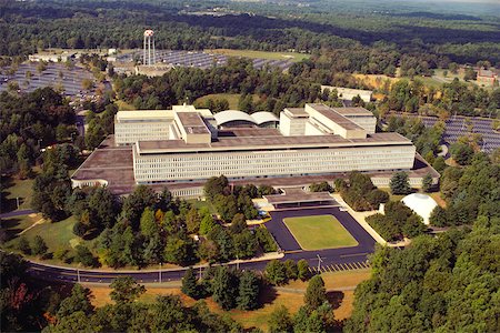 Aerial view of a government building, CIA headquarters, Virginia, USA Foto de stock - Sin royalties Premium, Código: 625-00840560