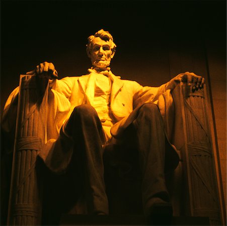 Vue d'angle faible d'une statue d'Abraham Lincoln, Lincoln Memorial, Washington DC, USA Photographie de stock - Premium Libres de Droits, Code: 625-00840586