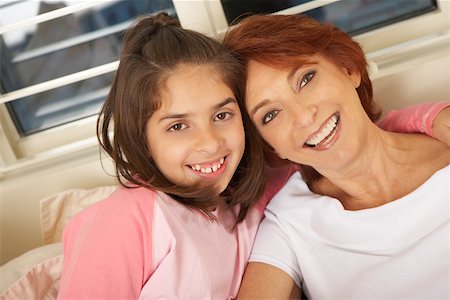 simsearch:625-01746794,k - Portrait of a grandmother with her granddaughter Foto de stock - Royalty Free Premium, Número: 625-00841995