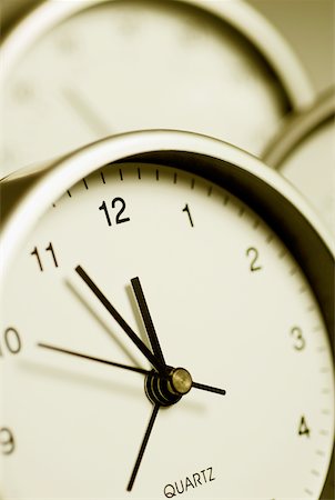 simsearch:625-01743767,k - Close-up of an alarm clock Stock Photo - Premium Royalty-Free, Code: 625-00898318