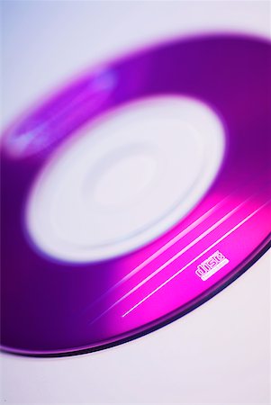 simsearch:625-00898397,k - Close-up of a CD Fotografie stock - Premium Royalty-Free, Codice: 625-00898381