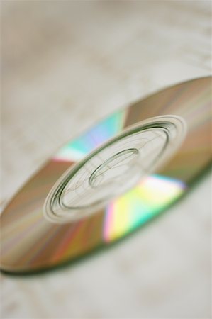 simsearch:625-00898397,k - Close-up of a CD Fotografie stock - Premium Royalty-Free, Codice: 625-00898399