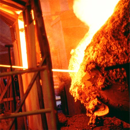 Molten steel in a steel mill Foto de stock - Sin royalties Premium, Código: 625-00898585