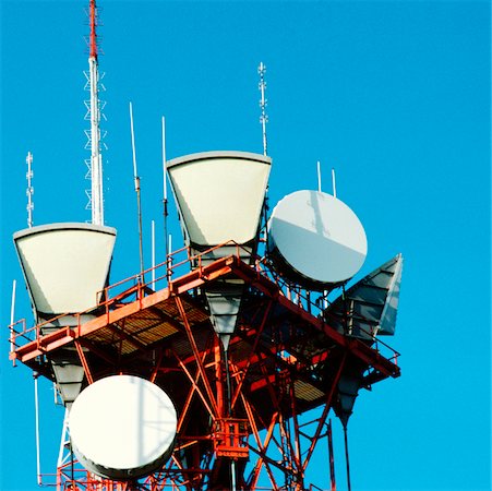 Low angle view of a communications tower, Leesburg, Virginia, USA Foto de stock - Sin royalties Premium, Código: 625-00898603