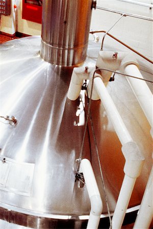 simsearch:625-00898624,k - High angle view of vat in a brewery, New York City, New York State, USA Foto de stock - Sin royalties Premium, Código: 625-00898659