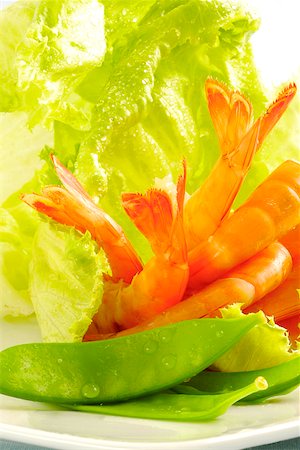 simsearch:625-01098647,k - Gros plan de salade de crevettes et légumes Photographie de stock - Premium Libres de Droits, Code: 625-00898774