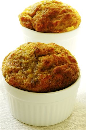 simsearch:625-00898908,k - Close-up of two muffin in bowls Stock Photo - Premium Royalty-Free, Code: 625-00898816