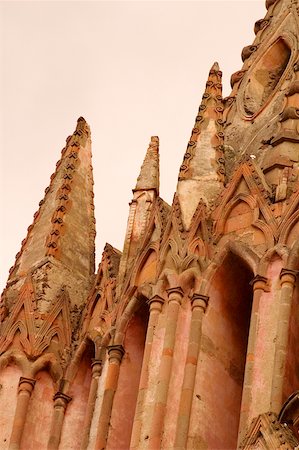 simsearch:625-00903487,k - Vue d'angle faible d'une cathédrale, église de La paroisse De San Miguel Arcangel, San Miguel De Allende, Guanajuato, Mexique Photographie de stock - Premium Libres de Droits, Code: 625-00898993