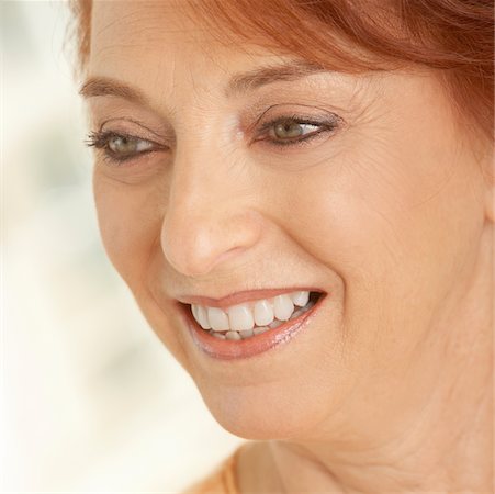 simsearch:625-00902269,k - Close-up of a senior woman smiling Foto de stock - Sin royalties Premium, Código: 625-00900814