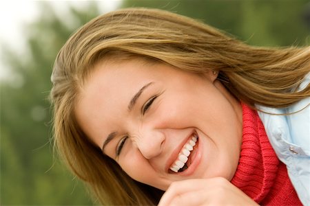 simsearch:625-00901126,k - Close-up of a teenage girl laughing Foto de stock - Sin royalties Premium, Código: 625-00903090