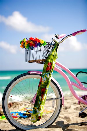 Close-up of a bicycle on the beach, Miami, Florida, USA Stock Photo - Premium Royalty-Free, Code: 625-00903137