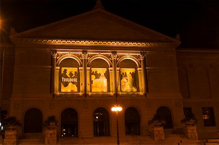 simsearch:625-01040229,k - Flachwinkelansicht eines Gebäudes beleuchtet in der Nacht, Chicago, Illinois, USA Stockbilder - Premium RF Lizenzfrei, Bildnummer: 625-00903360