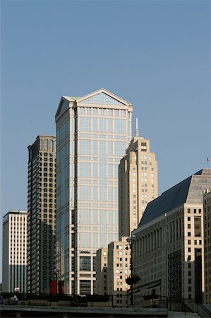 simsearch:625-00903393,k - Faible angle vue des bâtiments, Chicago, Illinois, USA Photographie de stock - Premium Libres de Droits, Code: 625-00903385